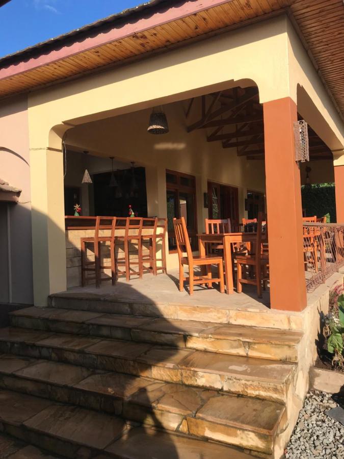 Ahadi Lodge Аруша Экстерьер фото