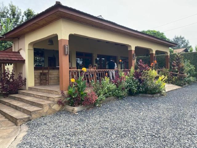 Ahadi Lodge Аруша Экстерьер фото